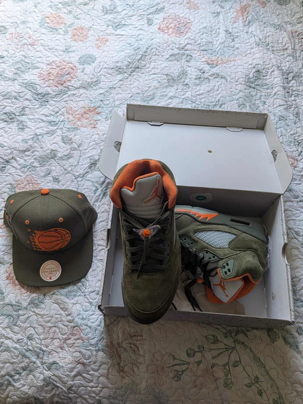 Olive Green and Orange Men's Snapback Hat and Sneaker Set